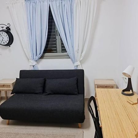 מרחק נגיעה בתקווה Apartment Petach Tikva Ngoại thất bức ảnh